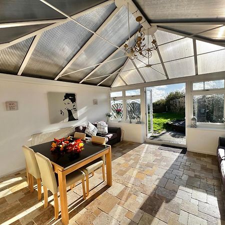 סנט קלירס 2 Bedroom Holiday Home In The Heart Of West Wales מראה חיצוני תמונה