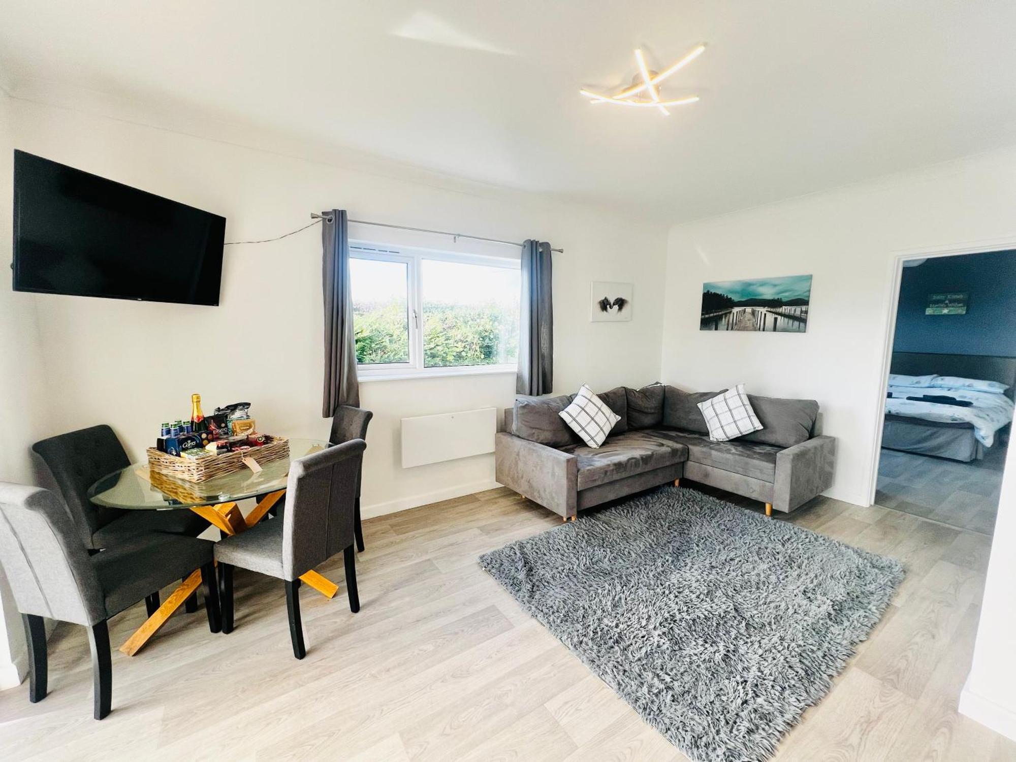 סנט קלירס 2 Bedroom Holiday Home In The Heart Of West Wales מראה חיצוני תמונה